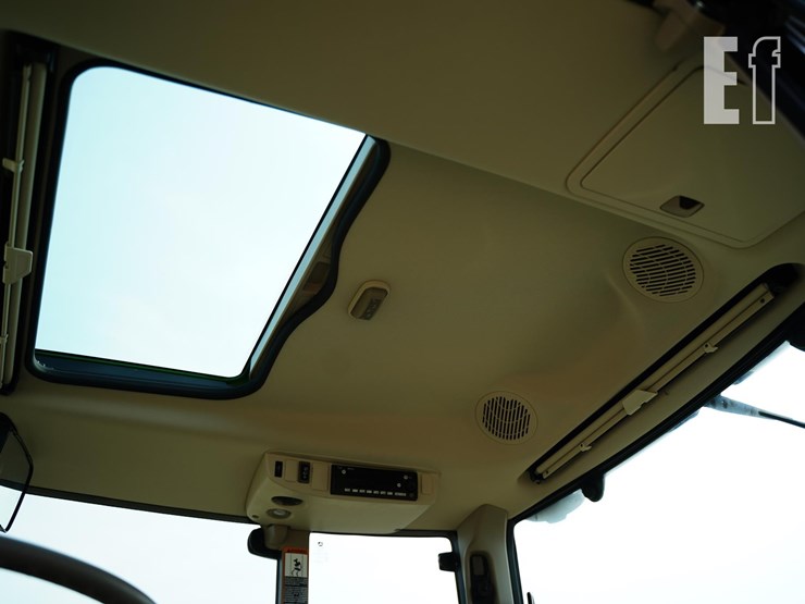 2024-john-deere-6155m-image-39