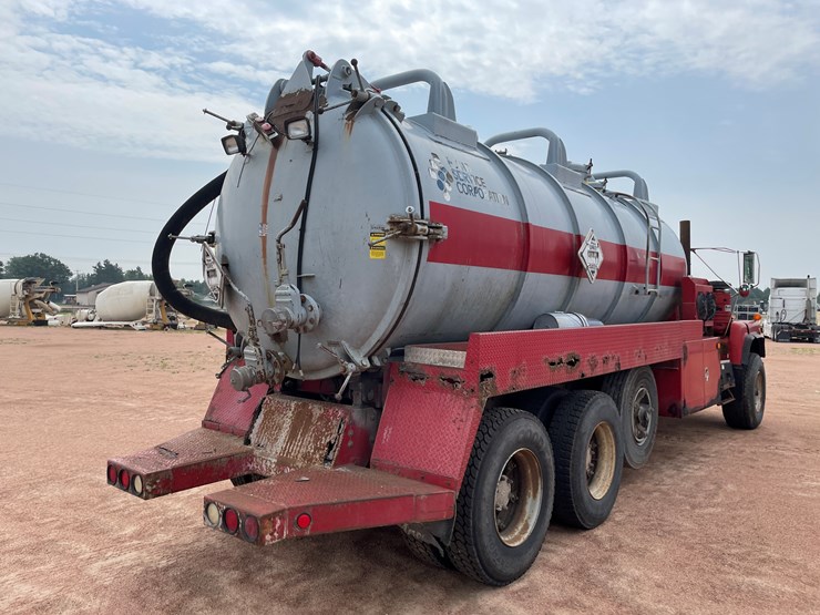 #4728-•-1995-mack-tri-axle-water-tank-truck-(has-wi-title)-image-11