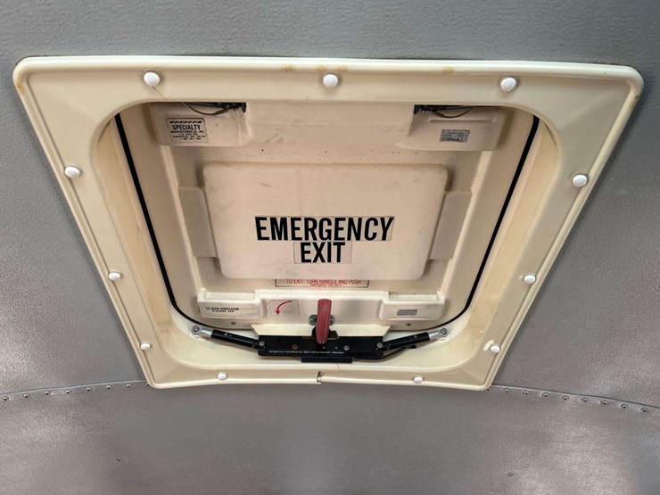 2004-ic-corporation-3000ic-school-bus-image-27