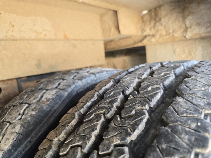 2000-ford-f550-image-57