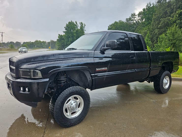 #18968-•-2002-dodge-ram-2500-pickup-truck-image-3