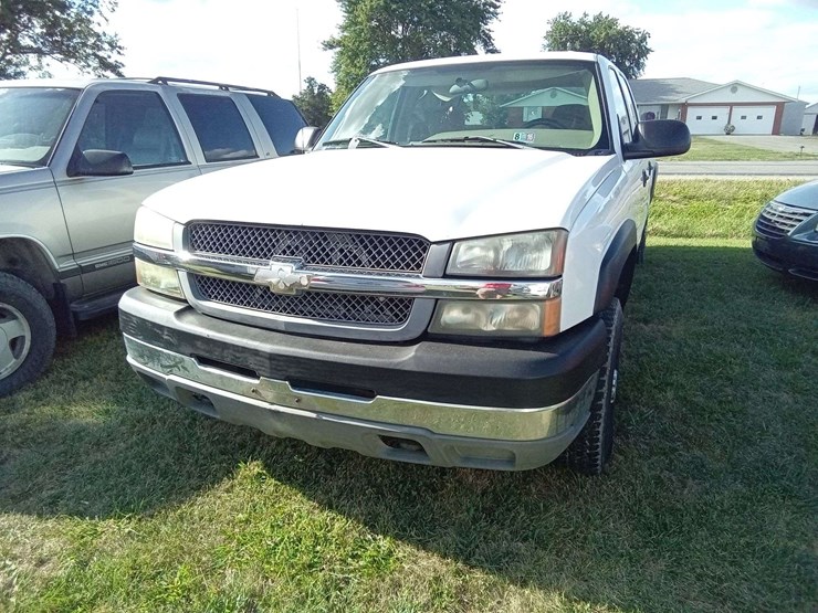 2004-chevrolet-2500hd-image-16
