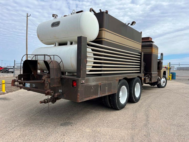 1982-mack-rd685s-image-4