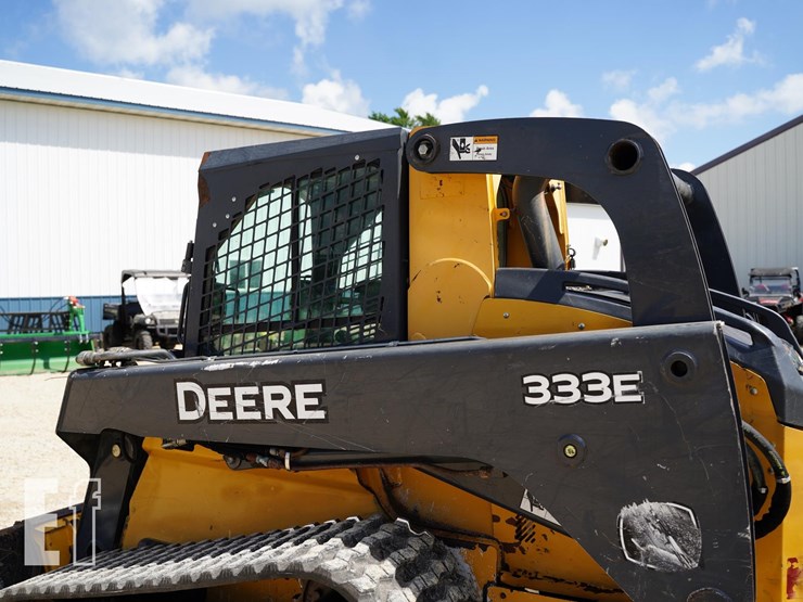 2015-deere-333e-image-23