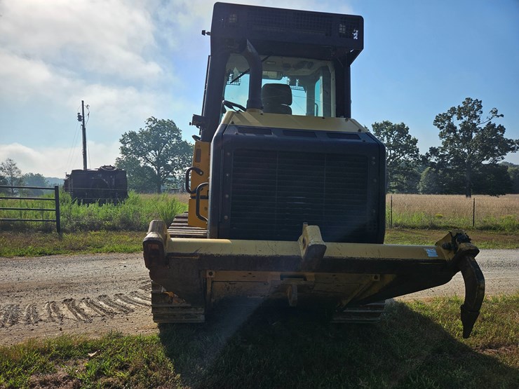 2014-caterpillar-953d-image-16