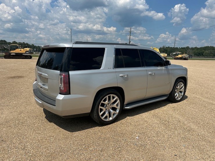 2015-gmc-yukon-image-3