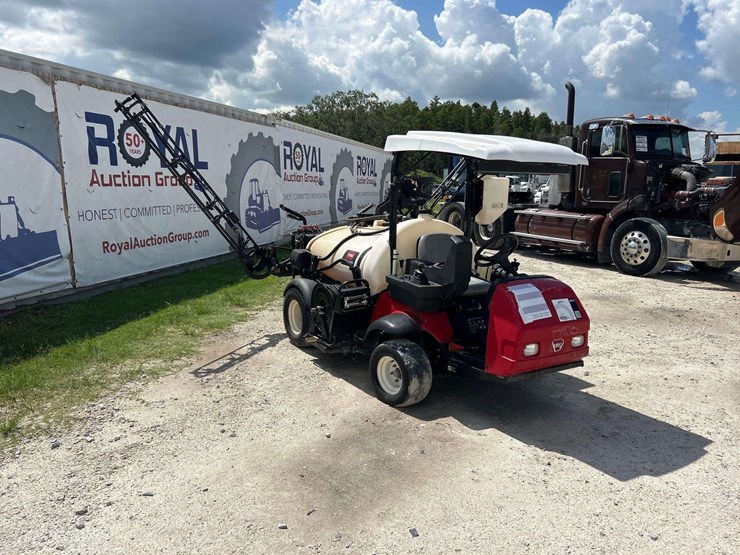2015-toro-multi-pro-1750-175-gallon-turf-sprayer-cart-image-2