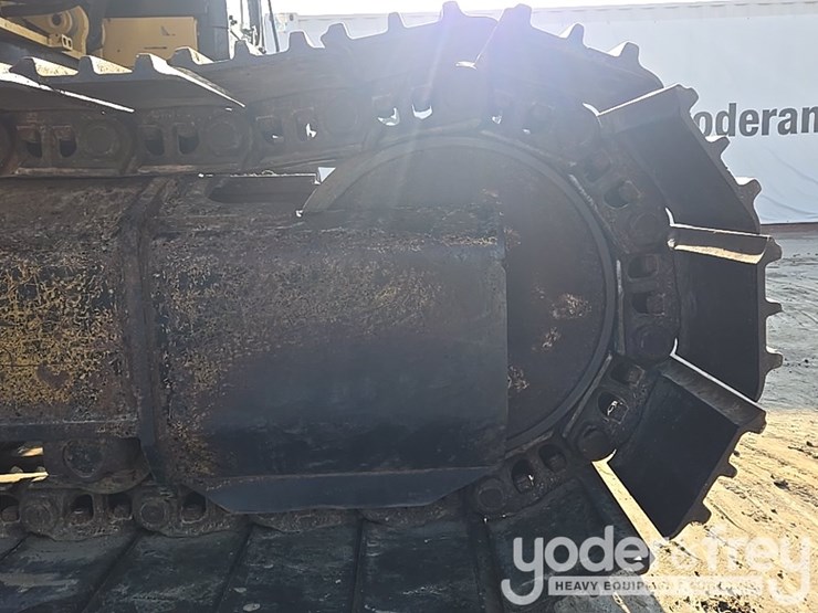 2015-caterpillar-336-f-image-23