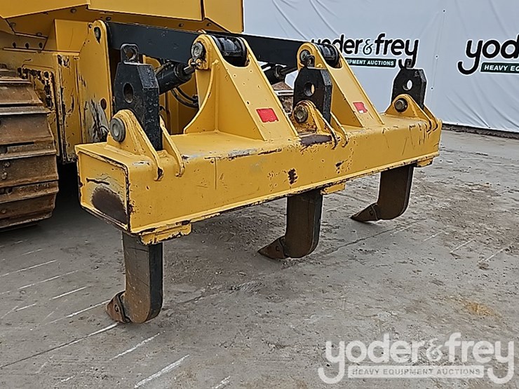 2018-deere-850k-lgp-image-32