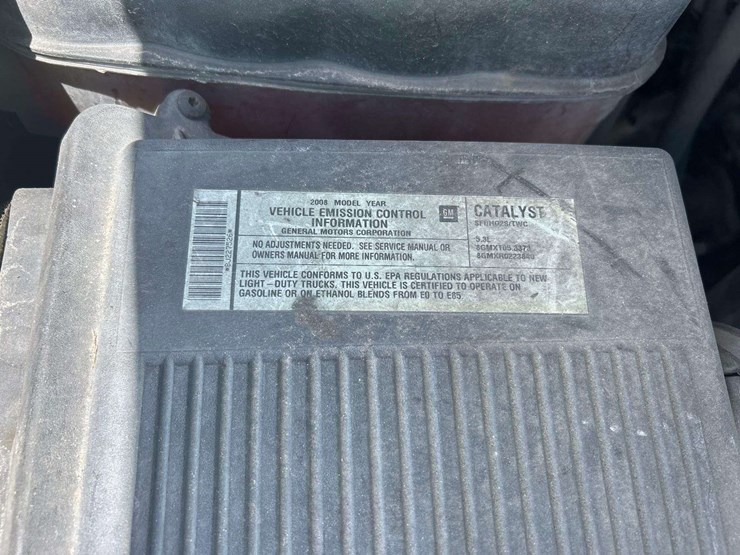 2008-chevrolet-suburban-image-10