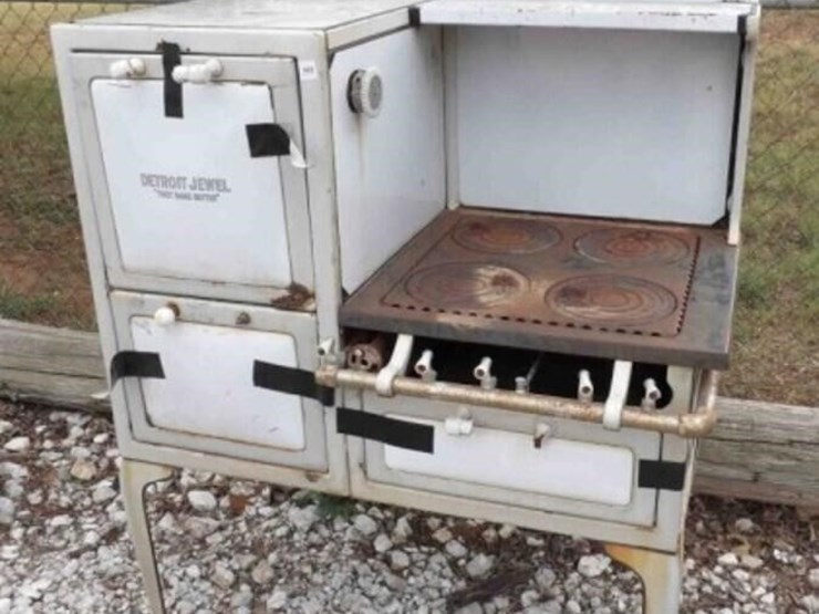 detroit-jewel-antique-stove-image-1