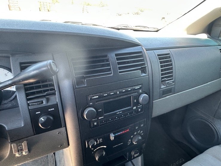 2005-dodge-durango-image-48