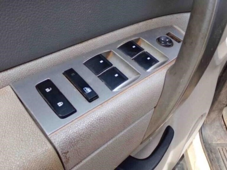 2011-chevy-4-door-dually-weld-bed-image-25