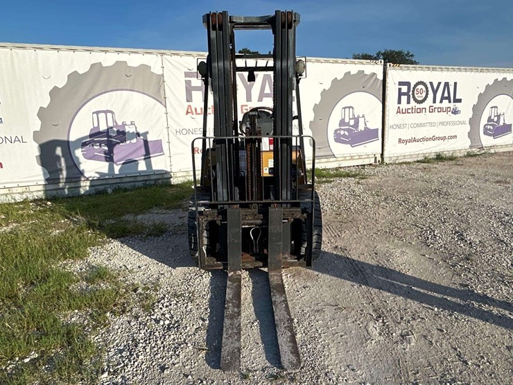 2019-caterpillar-dp35n-7,000lb-diesel-forklift-image-13