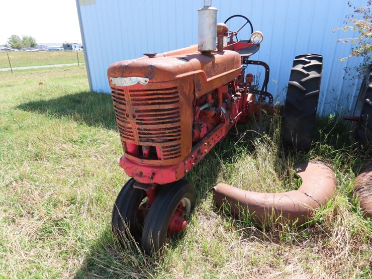 1943-farmall-m-tractor-image-1