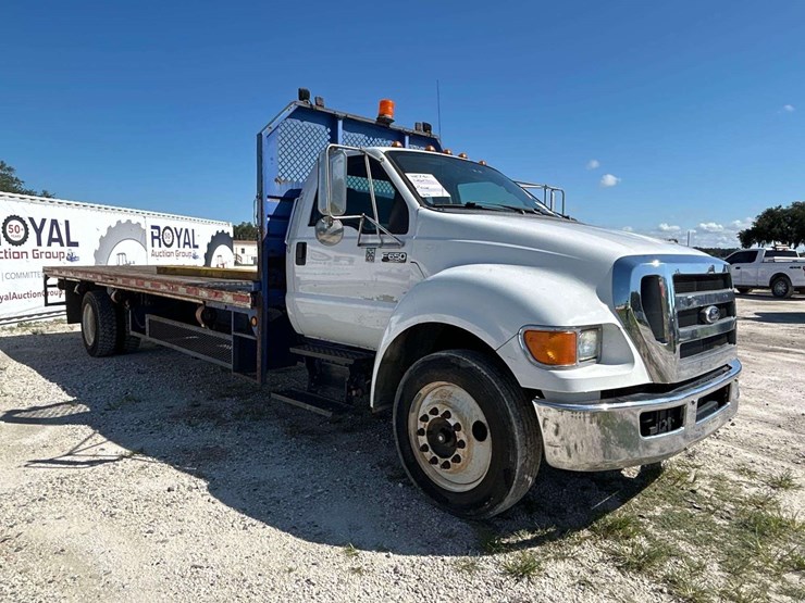 2013-ford-f650-image-2