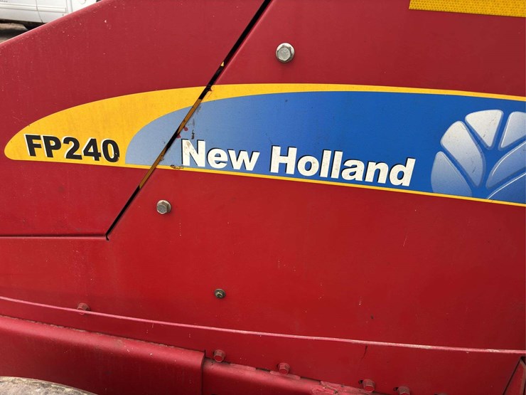 2011-new-holland-fp240-image-16