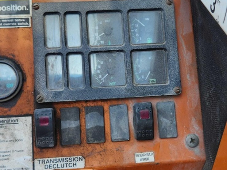 2001-lull-highlander-844c42-telescoping-8000#-lift.-serial-number-01w21p223795.-cummins-diesel-image-28