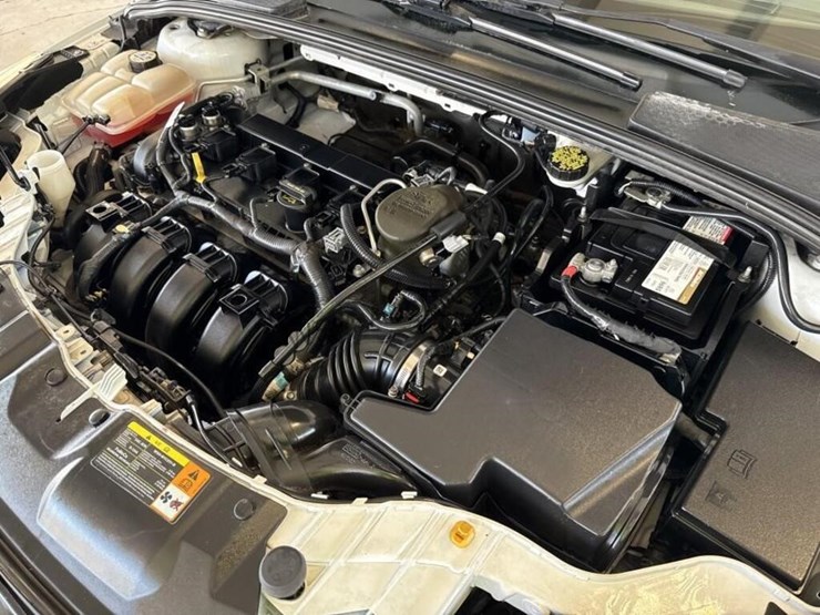 2012-ford-focus-se-sdn-image-12
