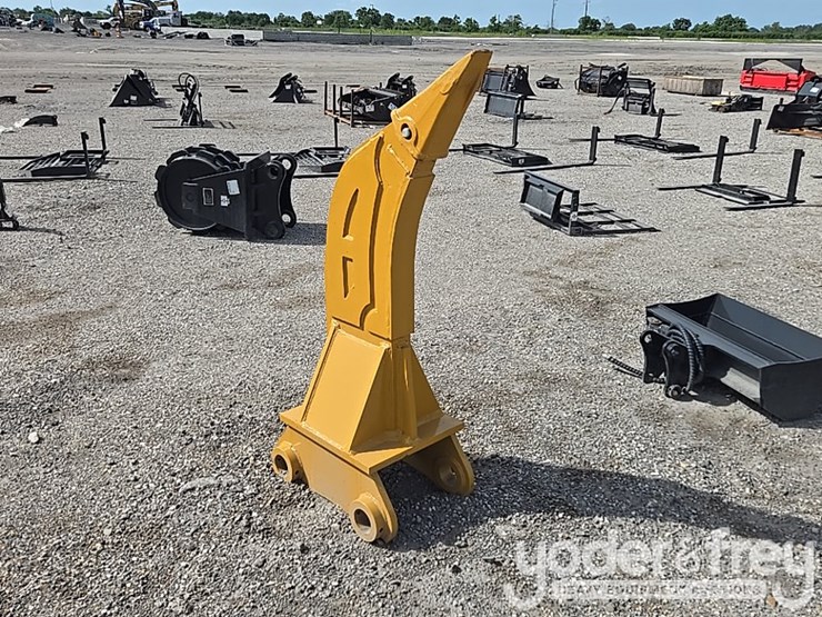caterpillar-320-image-4