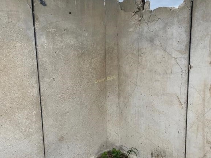 bunker-l--walls-(120'-+/--total)---off-site-image-9