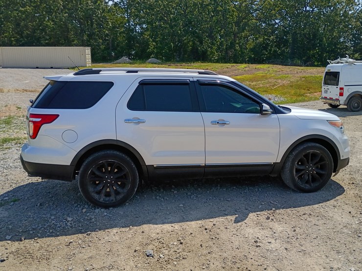 2013-ford-explorer-image-12