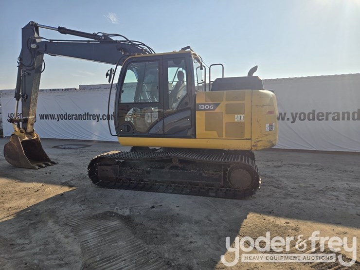 2022-deere-130g-image-3