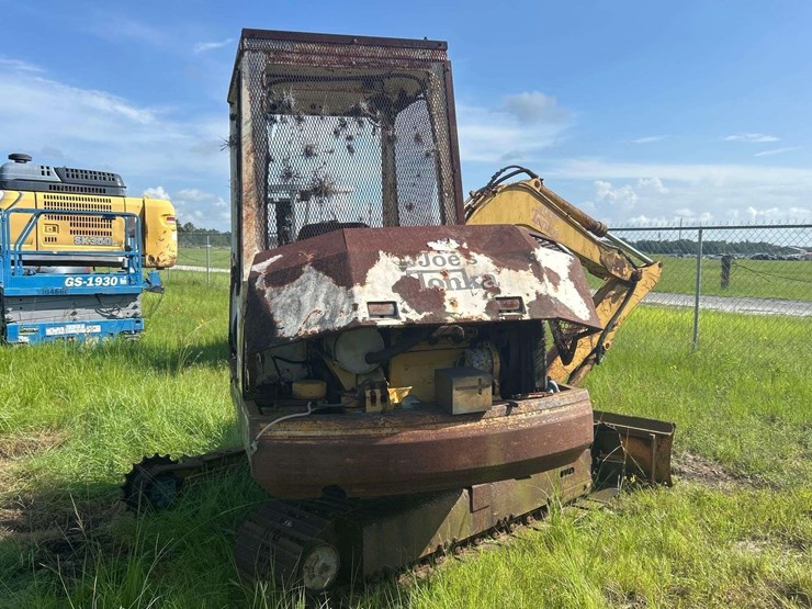 komatsu-midi-excavator-image-3