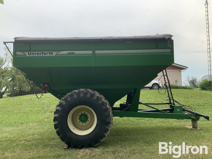 unverferth-gc8250-grain-cart-image-4