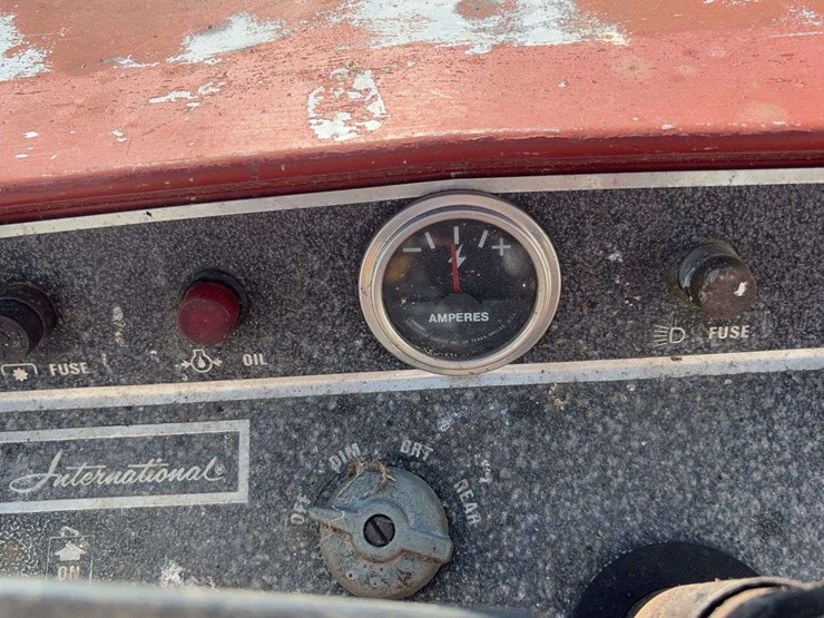 interntional-184-2wd-tractor-image-22