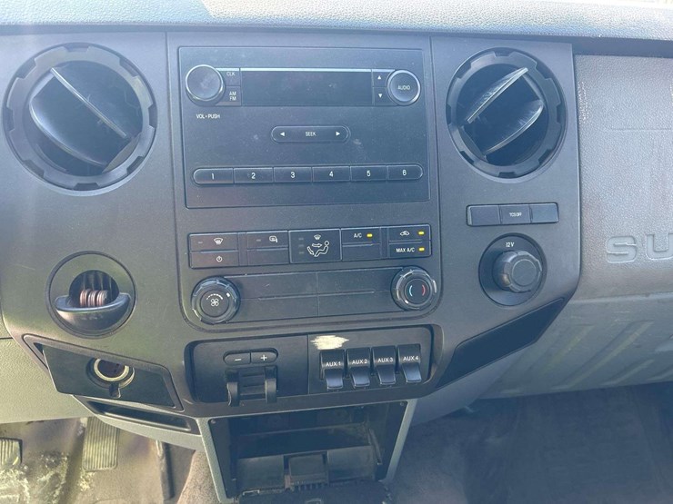 2015-ford-f550-image-15