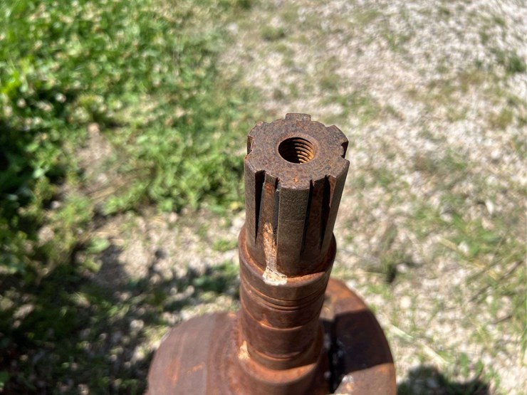 john-deere-model-g-flywheel-and-crankshaft-image-7