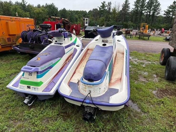 seadoo-xp-and-tigershark-1000-jet-skis-on-trailer-image-2