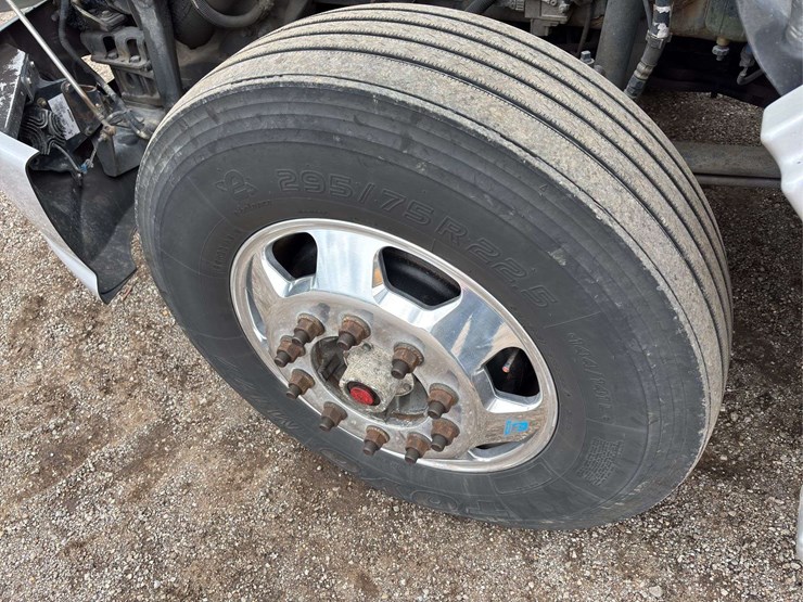 2013-kenworth-t660-image-14