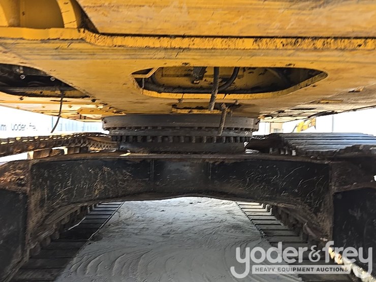 2015-caterpillar-336-f-image-40