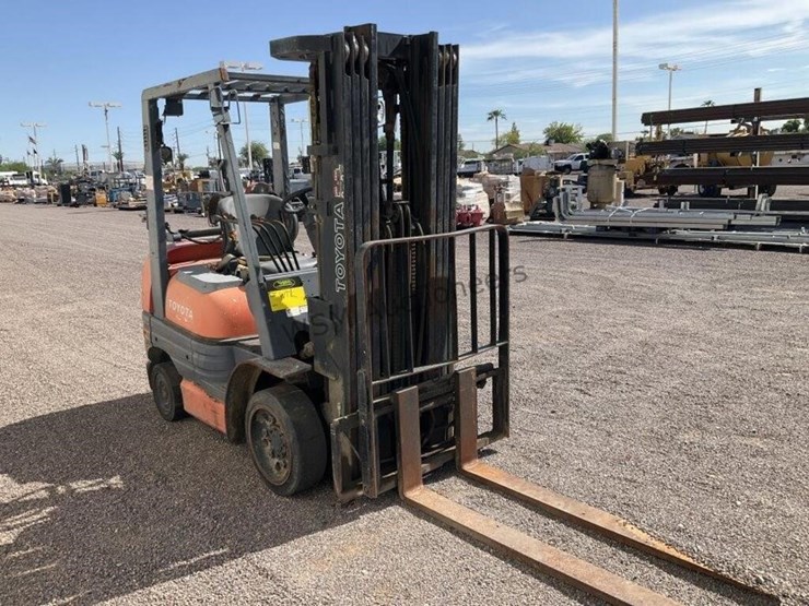 toyota-42-6fccu25-forklift-image-4