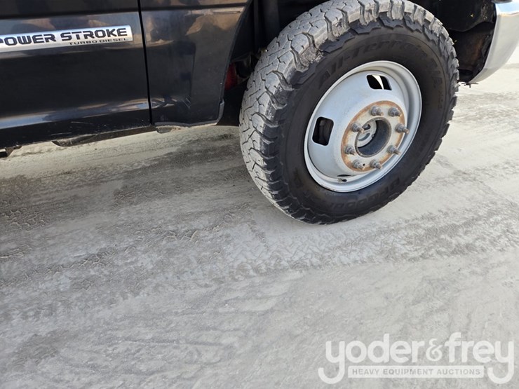 2022-ford-f350-xl-image-19