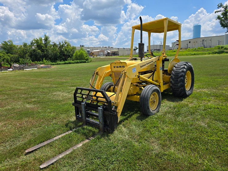 ford-tractor-image-2