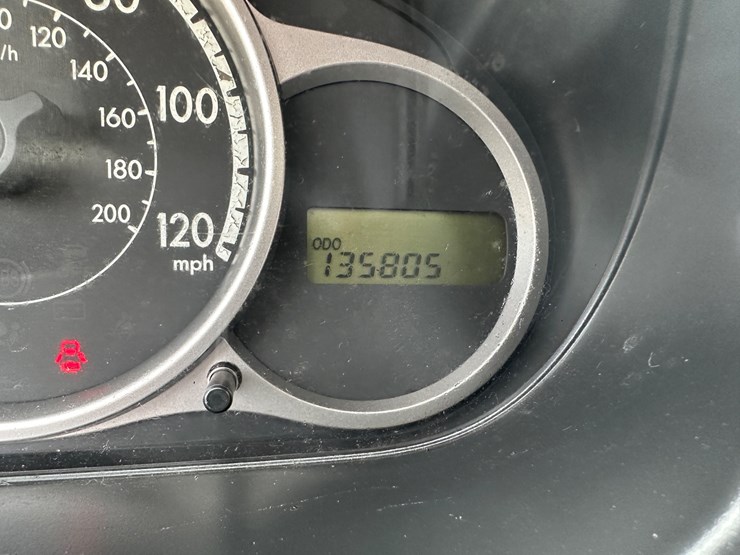 #22813-•-2012-mazda-2-image-48