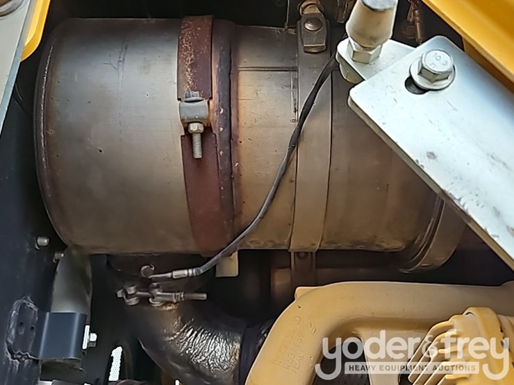 2018-deere-850k-lgp-image-40