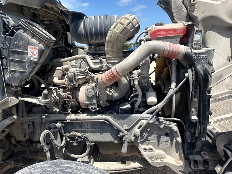 2016-kenworth-t660-image-9