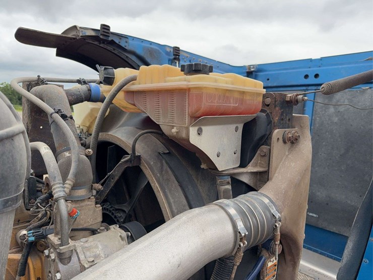 2008-peterbilt-388-image-43
