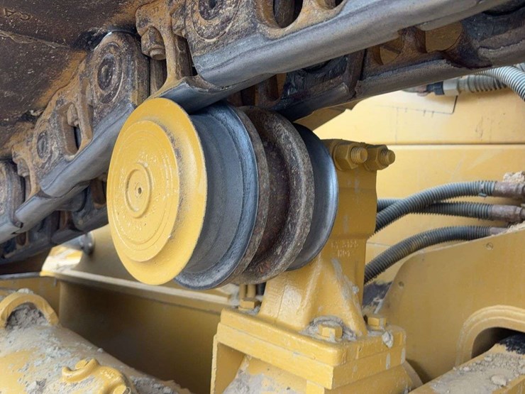 2013-cat-dgn-lgp-dozer-image-9