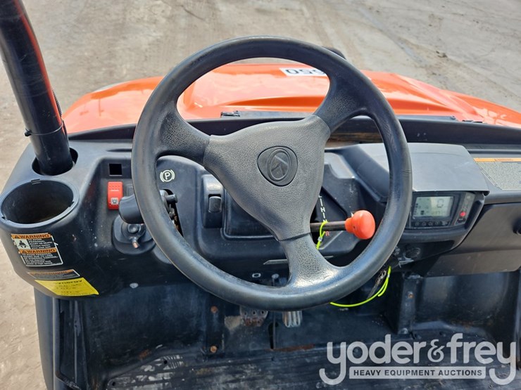 2022-kubota-rtvx1140-image-21