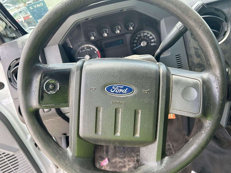 2016-ford-f550-image-13