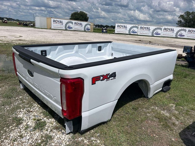 ford-super-duty-fx4-pickup-truck-bed-image-3
