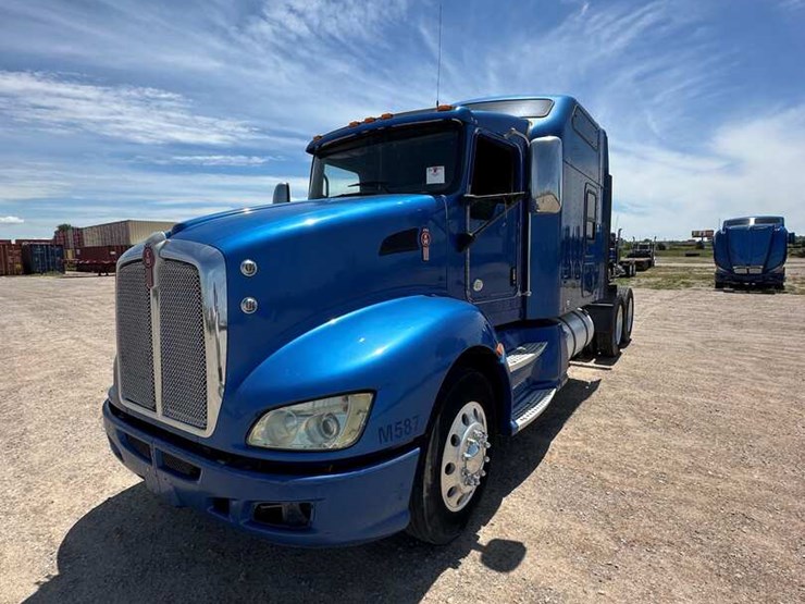 2012-kenworth-t660-image-2
