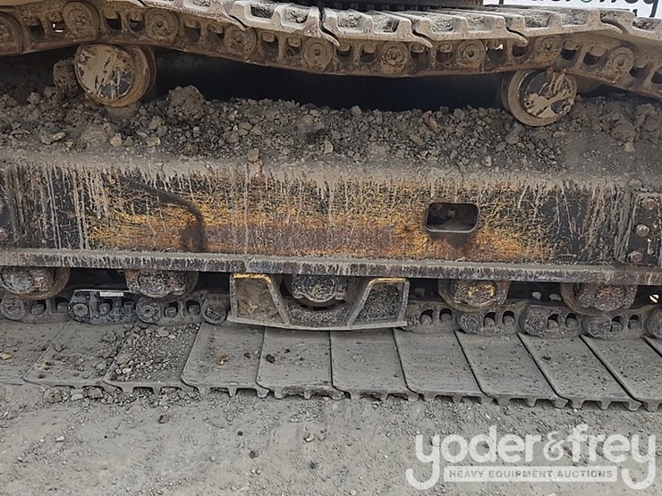 2021-caterpillar-349-image-23