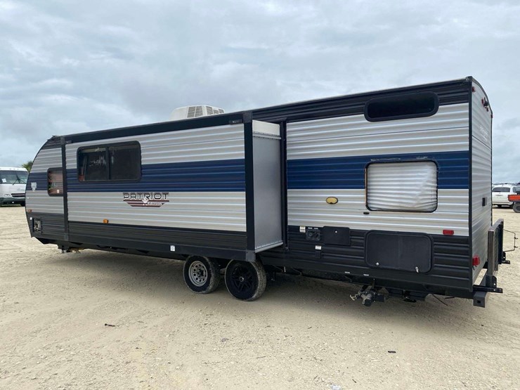 2022-forest-river-cherokee-grey-wolf-26brb-patriotic-edition-32ft.-t/a-travel-trailer-image-3