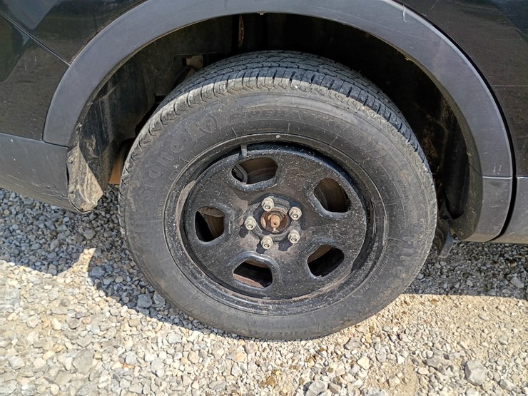 2014-ford-explorer-image-74
